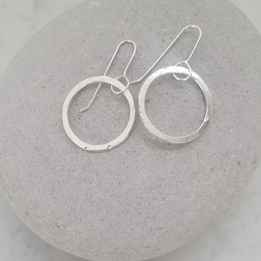 Rā hoop earrings