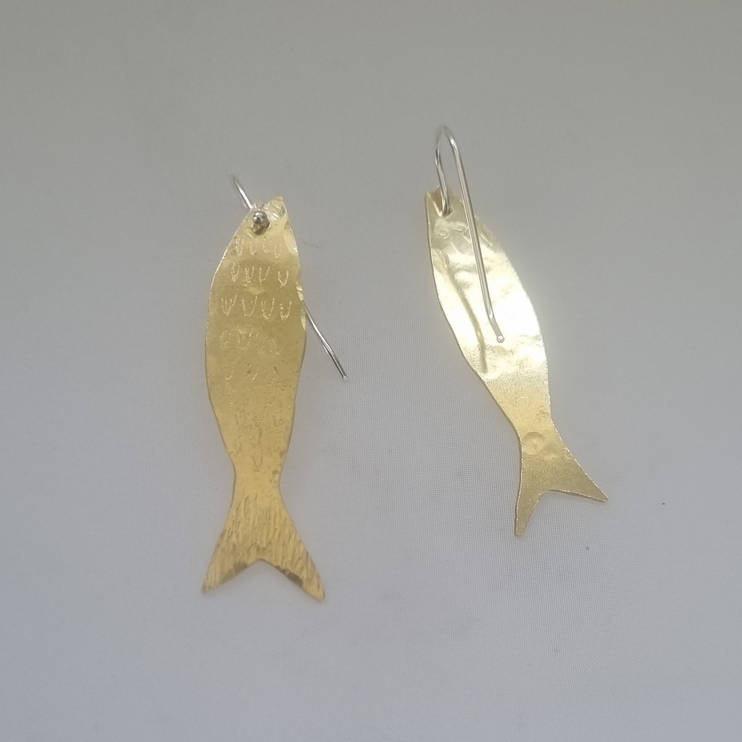 Trout earrings in brass